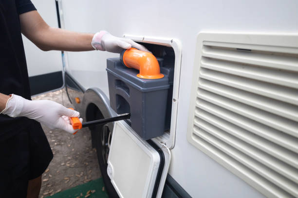 Best Porta potty rental near me  in Dellwood, MO